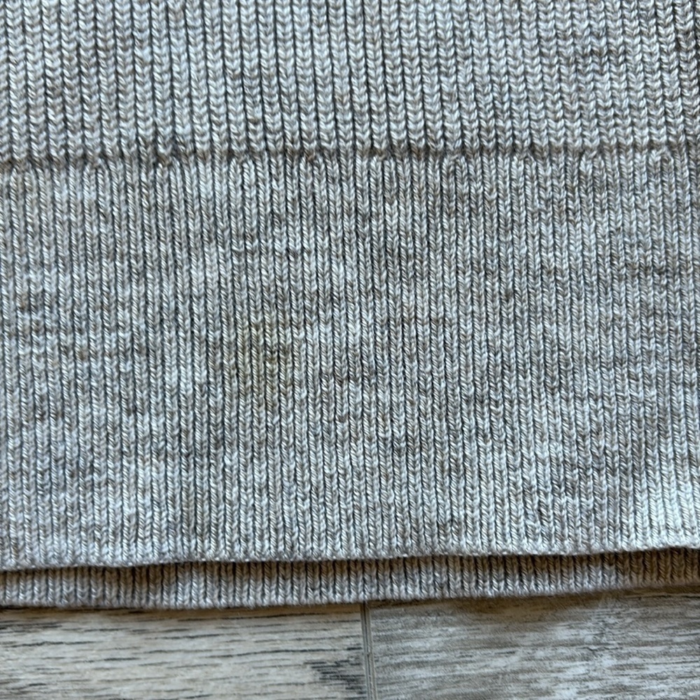 3/$30! Banana Republic Taupe Knit Sweater - Picture 6 of 7